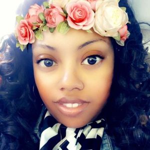 Meet your Posher, Antoinette